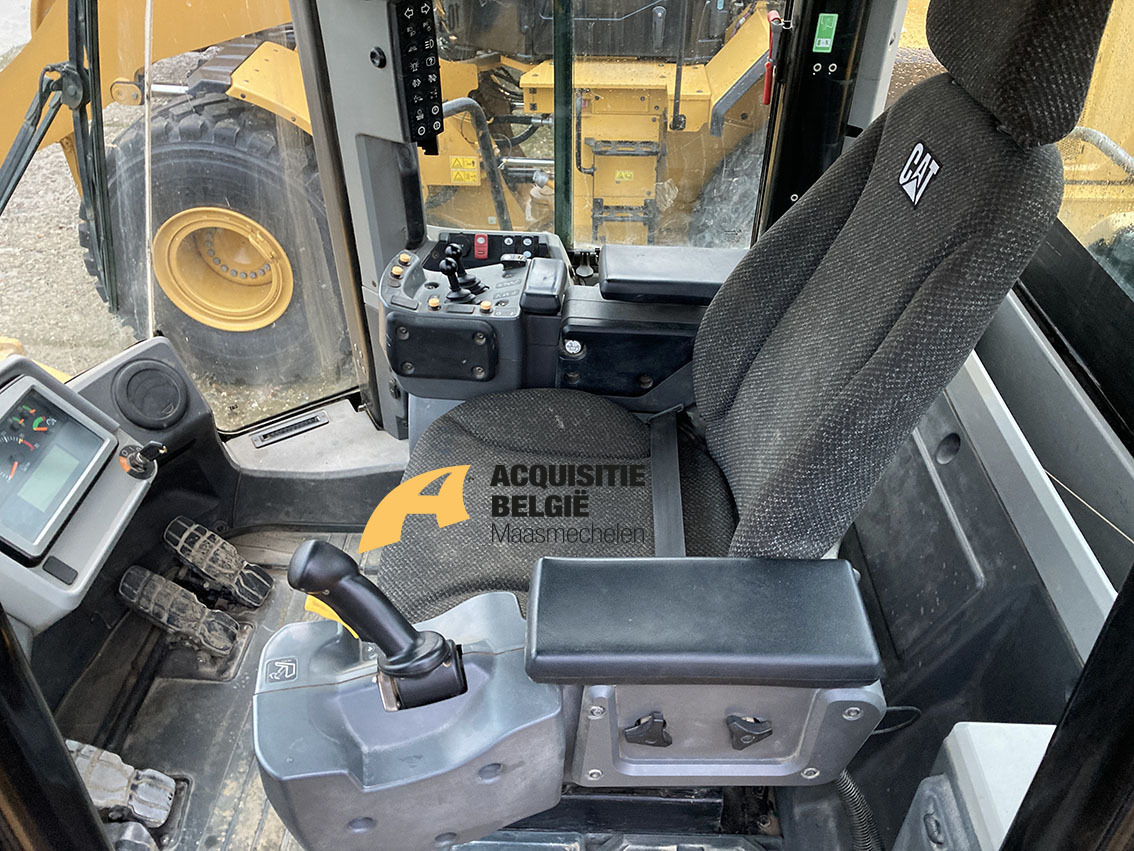 Wheel loader CATERPILLAR 966M: picture 7