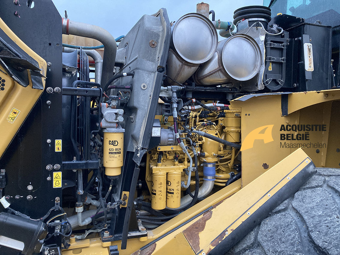Wheel loader CATERPILLAR 966M: picture 6