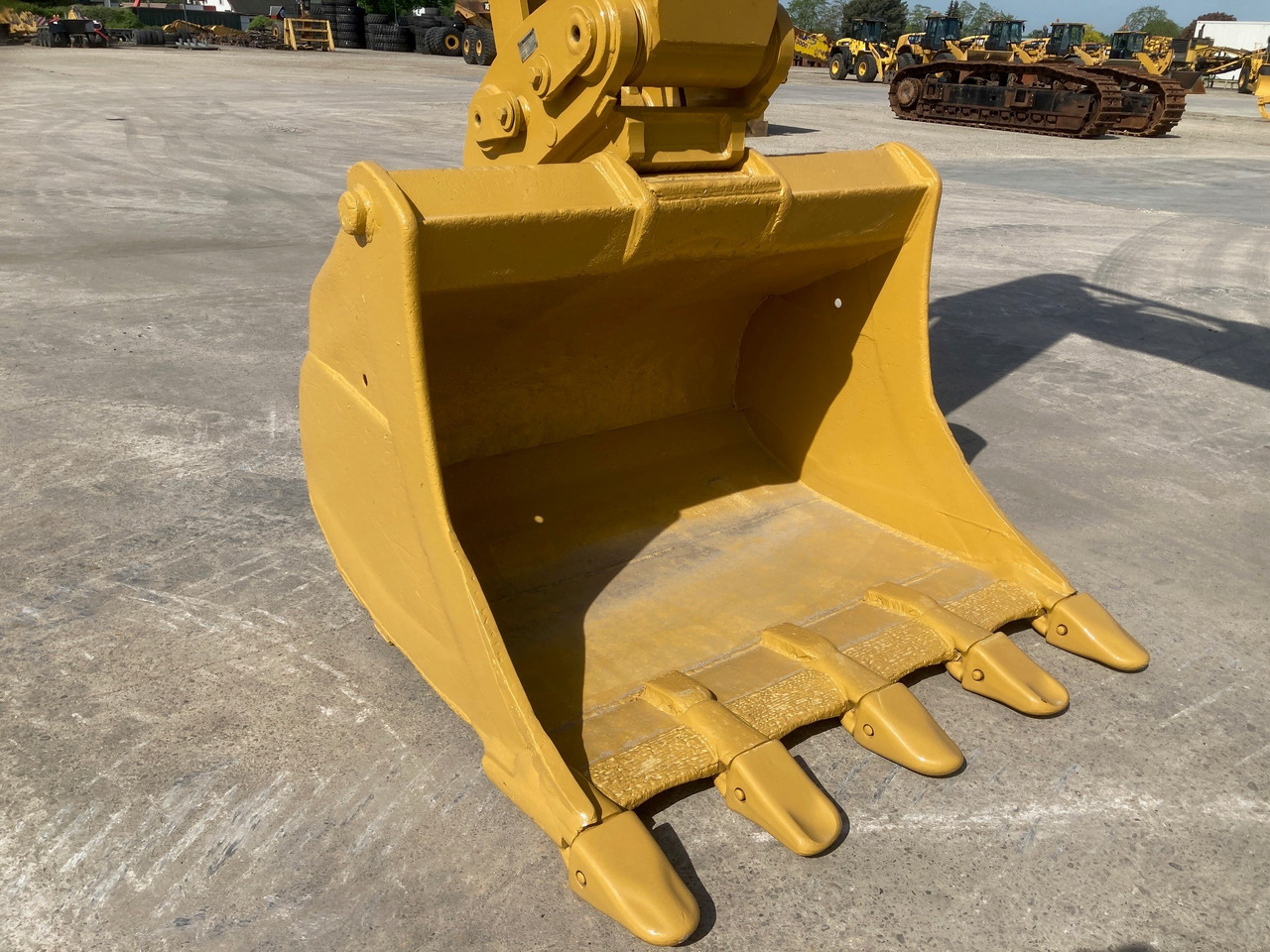 Crawler excavator caterpillar 330DL: picture 14