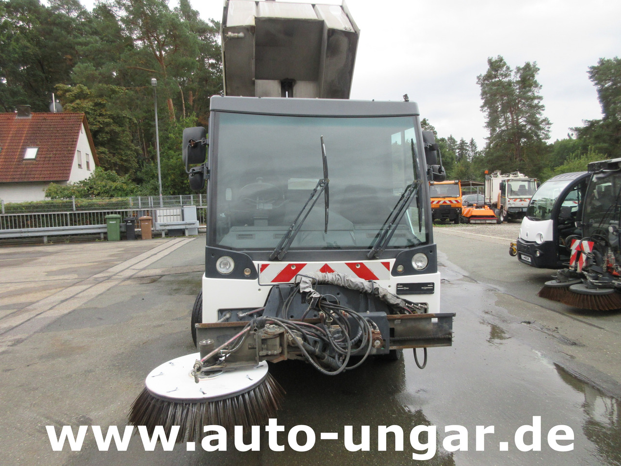 Aebi MFH 5500 Baujahr 2012 Euro 5 Kehrmaschine mit Hochentleerung - Road sweeper: picture 2 Aebi MFH 5500 Baujahr 2012 Euro 5 Kehrmaschine mit Hochentleerung - Road sweeper: picture 2