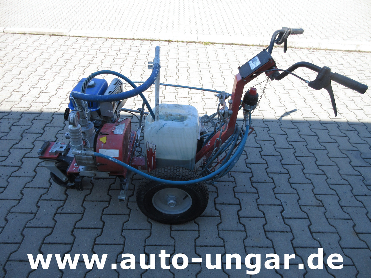 Larius Miro Liner Plus Airless Roadmarking Markiermaschine Bj. 2017 Graco - Construction machinery: picture 5 Larius Miro Liner Plus Airless Roadmarking Markiermaschine Bj. 2017 Graco - Construction machinery: picture 5