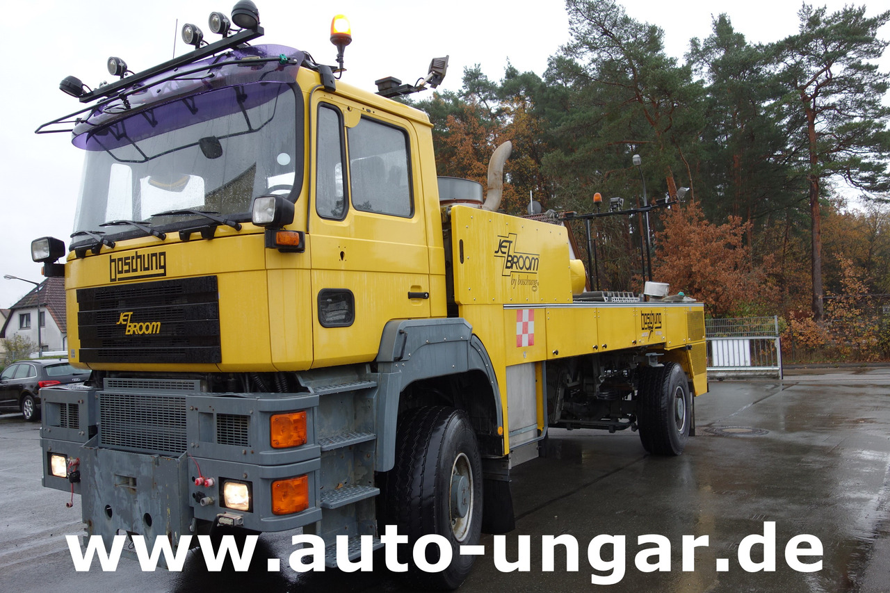 MAN Boschung BJB 8000 Speed Broom 4x4 Offroad Trial Flughafen - Ground support equipment, Ground support equipment: picture 3 MAN Boschung BJB 8000 Speed Broom 4x4 Offroad Trial Flughafen - Ground support equipment, Ground support equipment: picture 3