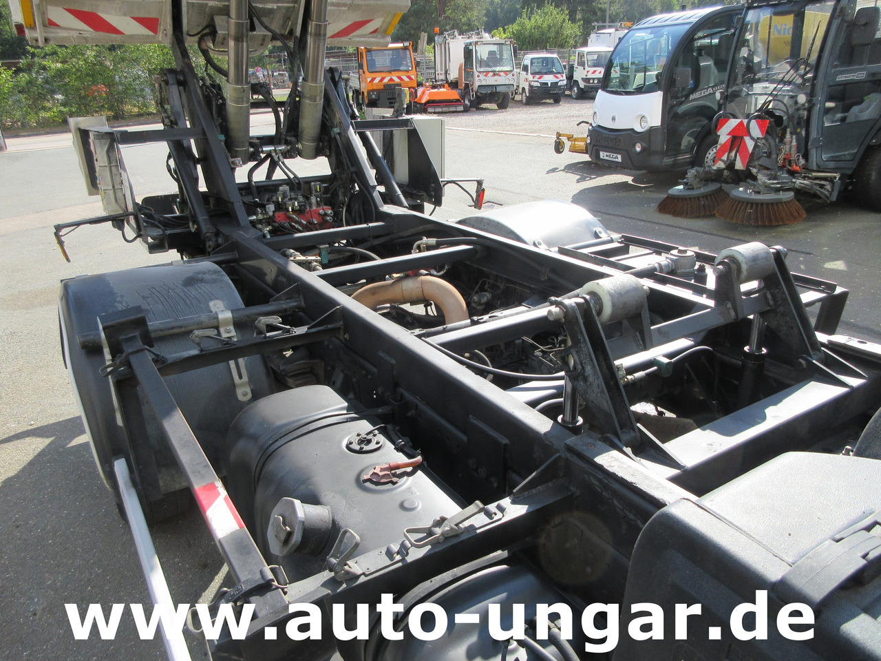 Garbage truck ISUZU NQR smoother NPR 75 Q75.Y07 Faun Müllwagen Euro 4 Kipper Lifter Presse: picture 23
