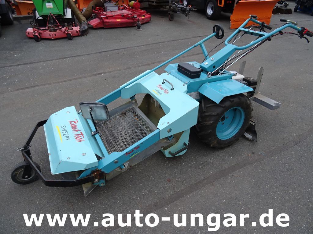 KASSBOHRER Kässbohrer BeachTech Sweepy Strandreiniger - Municipal/ Special vehicle: picture 1 KASSBOHRER Kässbohrer BeachTech Sweepy Strandreiniger - Municipal/ Special vehicle: picture 1