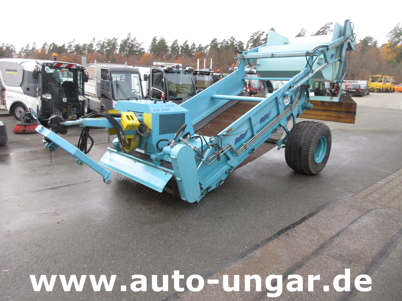 Kässbohrer BeachTech STR 2000 Cribleuse de Plage BeachCleaner Strandreiniger عمال تنظيف الشاطئ - Municipal/ Special vehicle: picture 1 Kässbohrer BeachTech STR 2000 Cribleuse de Plage BeachCleaner Strandreiniger عمال تنظيف الشاطئ - Municipal/ Special vehicle: picture 1