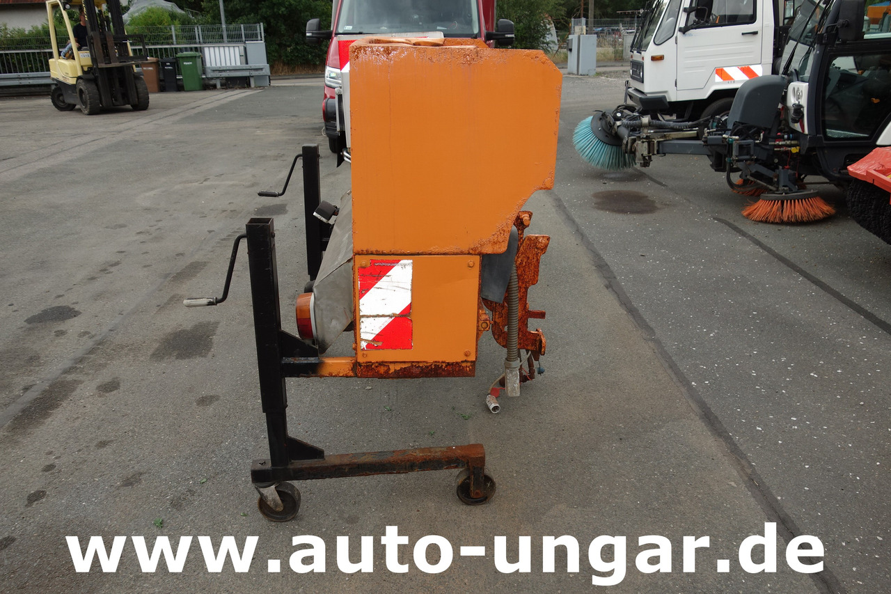 Multicar Kiefer - Bertsche Heckanbaustreuer für Multicar Boki Ladog Hansa Winterdienst - Municipal/ Special vehicle: picture 2 Multicar Kiefer - Bertsche Heckanbaustreuer für Multicar Boki Ladog Hansa Winterdienst - Municipal/ Special vehicle: picture 2