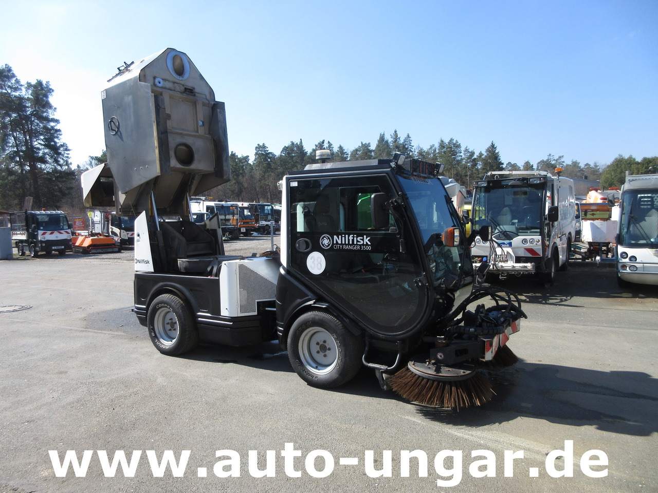NILFISK CR3500 CityRanger Schmidt Flexigo Multigo 4x4 Kehrmaschine Geräteträger - Road sweeper: picture 1 NILFISK CR3500 CityRanger Schmidt Flexigo Multigo 4x4 Kehrmaschine Geräteträger - Road sweeper: picture 1