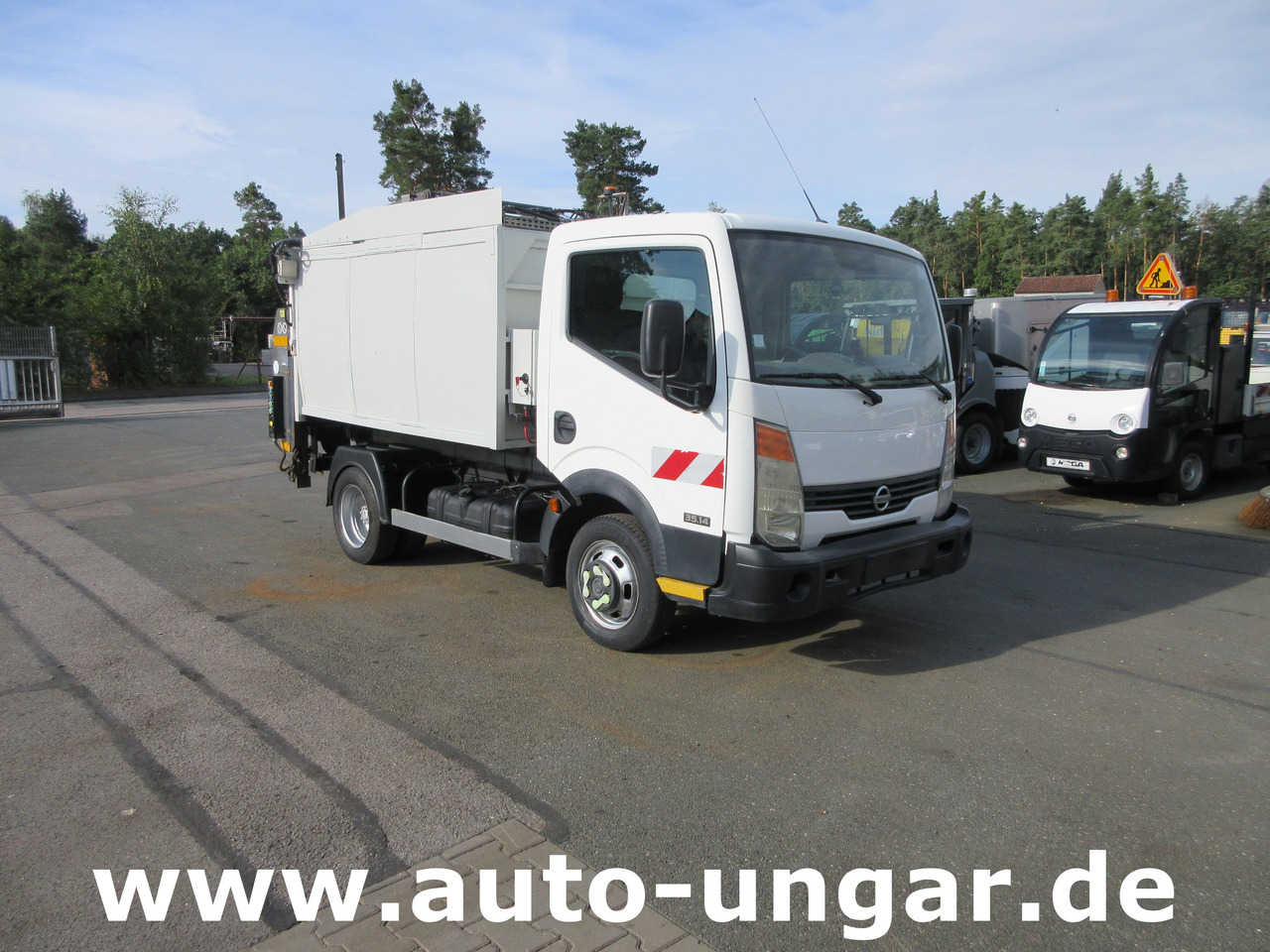 Nissan Cabstar 35.14 Mecagil Lebon Müllwagen BOM Garbage Truck 3.500kg - Garbage truck: picture 1 Nissan Cabstar 35.14 Mecagil Lebon Müllwagen BOM Garbage Truck 3.500kg - Garbage truck: picture 1