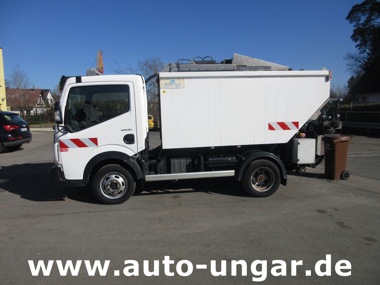 Renault Maxity 140 Müllwagen 3.500kg Lifter Presse Kipper Trittbrett Euro 5 - Garbage truck: picture 2 Renault Maxity 140 Müllwagen 3.500kg Lifter Presse Kipper Trittbrett Euro 5 - Garbage truck: picture 2
