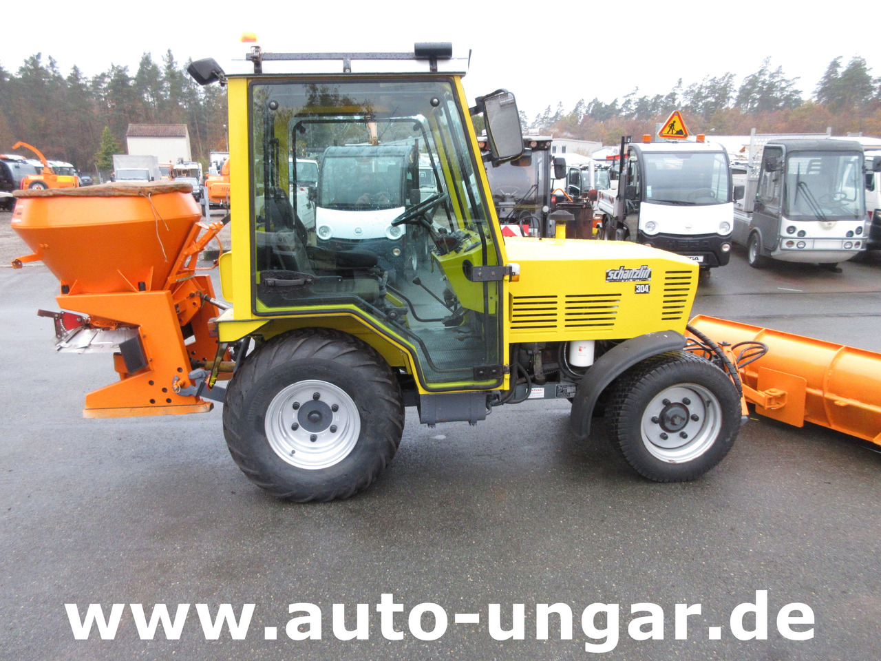 Schanzlin 304 Diesel 4x4 Winterdienst Pflug & Streuer 2-Sitzer Zapfwelle - Municipal tractor: picture 4 Schanzlin 304 Diesel 4x4 Winterdienst Pflug & Streuer 2-Sitzer Zapfwelle - Municipal tractor: picture 4