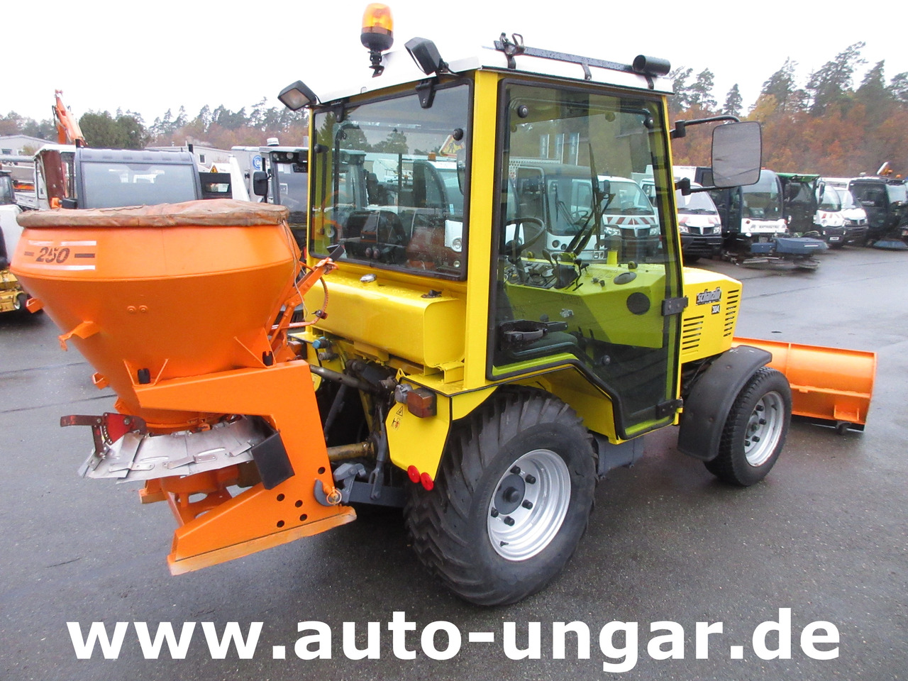 Schanzlin 304 Diesel 4x4 Winterdienst Pflug & Streuer 2-Sitzer Zapfwelle - Municipal tractor: picture 5 Schanzlin 304 Diesel 4x4 Winterdienst Pflug & Streuer 2-Sitzer Zapfwelle - Municipal tractor: picture 5