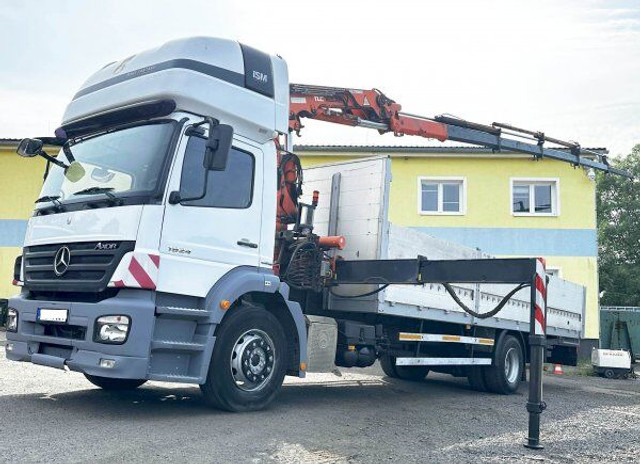 Mercedes-Benz 8m Axor 1824 - Dropside/ Flatbed truck, Crane truck: picture 1 Mercedes-Benz 8m Axor 1824 - Dropside/ Flatbed truck, Crane truck: picture 1