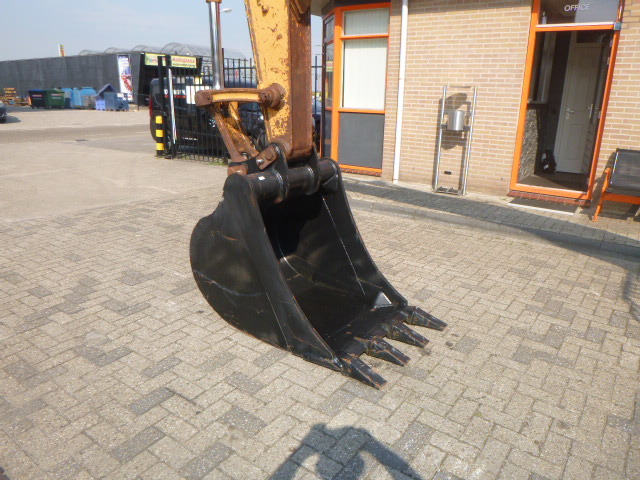 Crawler excavator CASE 988-CK: picture 15