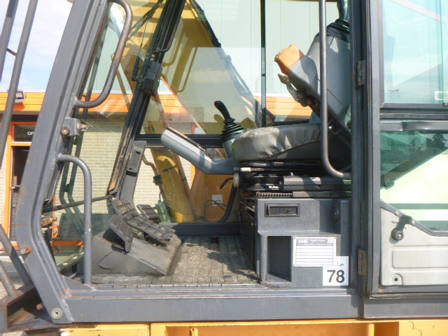 Crawler excavator CASE 988-CK: picture 13