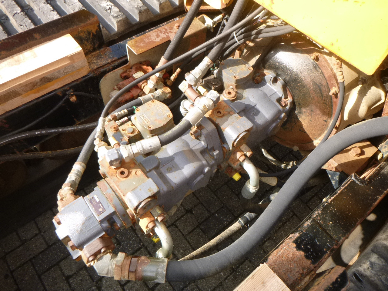 Construction machinery CATERPILLAR LD700E: picture 37