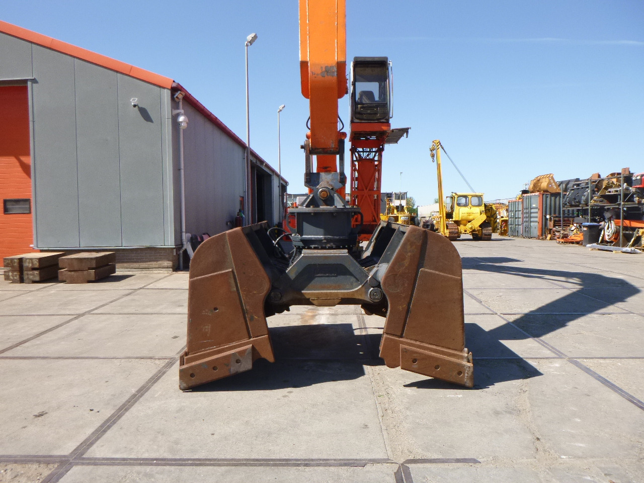 Waste/ Industry handler FIAT-HITACHI EX455 Stationary dock/ship material handler: picture 7 Waste/ Industry handler FIAT-HITACHI EX455 Stationary dock/ship material handler: picture 7