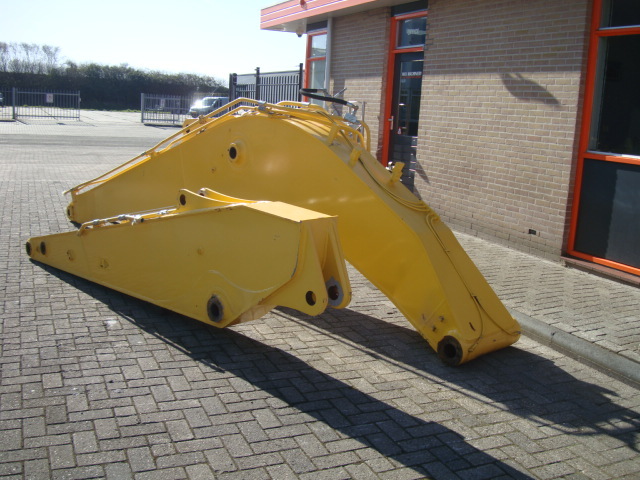 NEW HOLLAND E225BSR - Boom for Crawler excavator: picture 2 NEW HOLLAND E225BSR - Boom for Crawler excavator: picture 2
