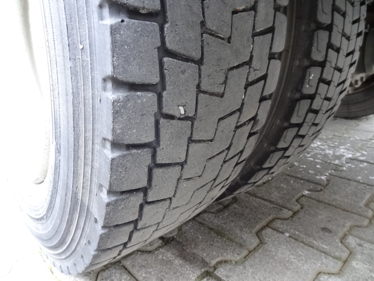 Iveco EuroCargo 120E25 Fassi F38 - Dropside/ Flatbed truck, Crane truck: picture 2 Iveco EuroCargo 120E25 Fassi F38 - Dropside/ Flatbed truck, Crane truck: picture 2