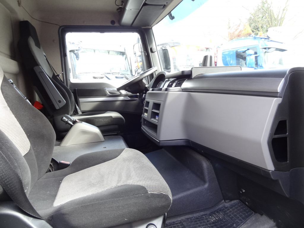 MAN TGL 8.220 BL - Curtainsider truck: picture 5 MAN TGL 8.220 BL - Curtainsider truck: picture 5