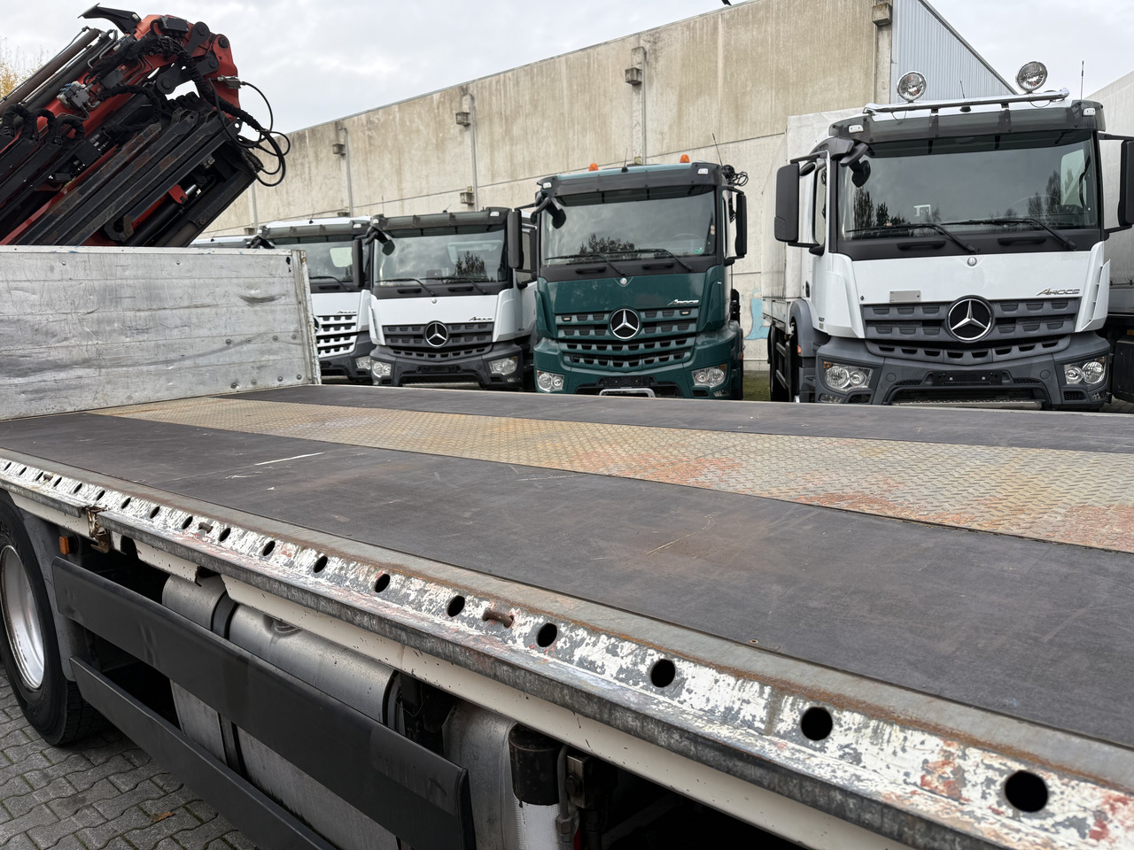 MAN TGS 26.360 6X2 Palfinger 27002 bis 26.5 Meter - Crane truck, Dropside/ Flatbed truck: picture 2 MAN TGS 26.360 6X2 Palfinger 27002 bis 26.5 Meter - Crane truck, Dropside/ Flatbed truck: picture 2