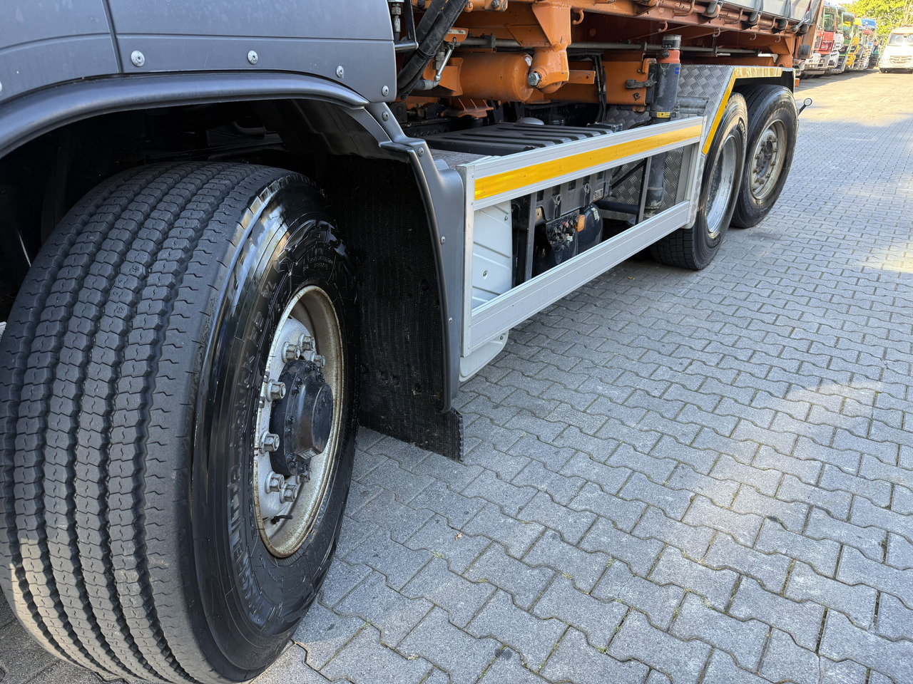 MAN TGS 28.400 6X4H-4 BL - Tipper, Crane truck: picture 3 MAN TGS 28.400 6X4H-4 BL - Tipper, Crane truck: picture 3