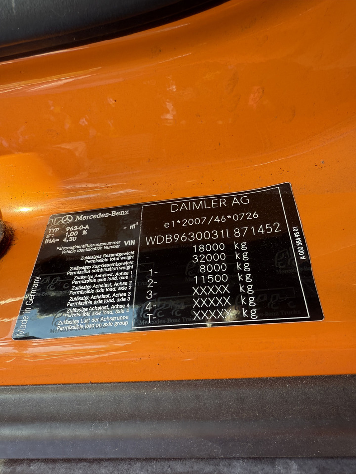 Mercedes-Benz Actros 1827 Kran Palfinger PK 9002 - Crane truck, Curtainsider truck: picture 3 Mercedes-Benz Actros 1827 Kran Palfinger PK 9002 - Crane truck, Curtainsider truck: picture 3