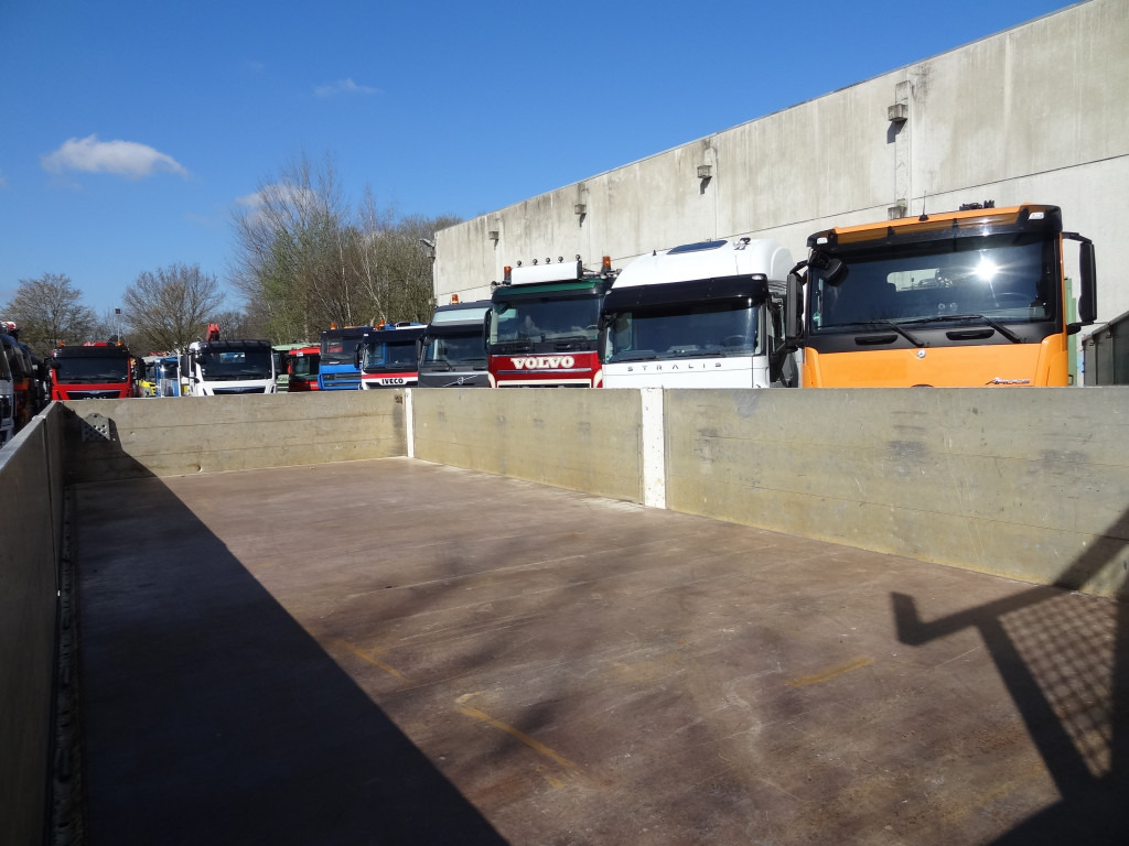 Scania P230 4X2 Kran Atlas 92.2 A2 - Crane truck, Dropside/ Flatbed truck: picture 2 Scania P230 4X2 Kran Atlas 92.2 A2 - Crane truck, Dropside/ Flatbed truck: picture 2