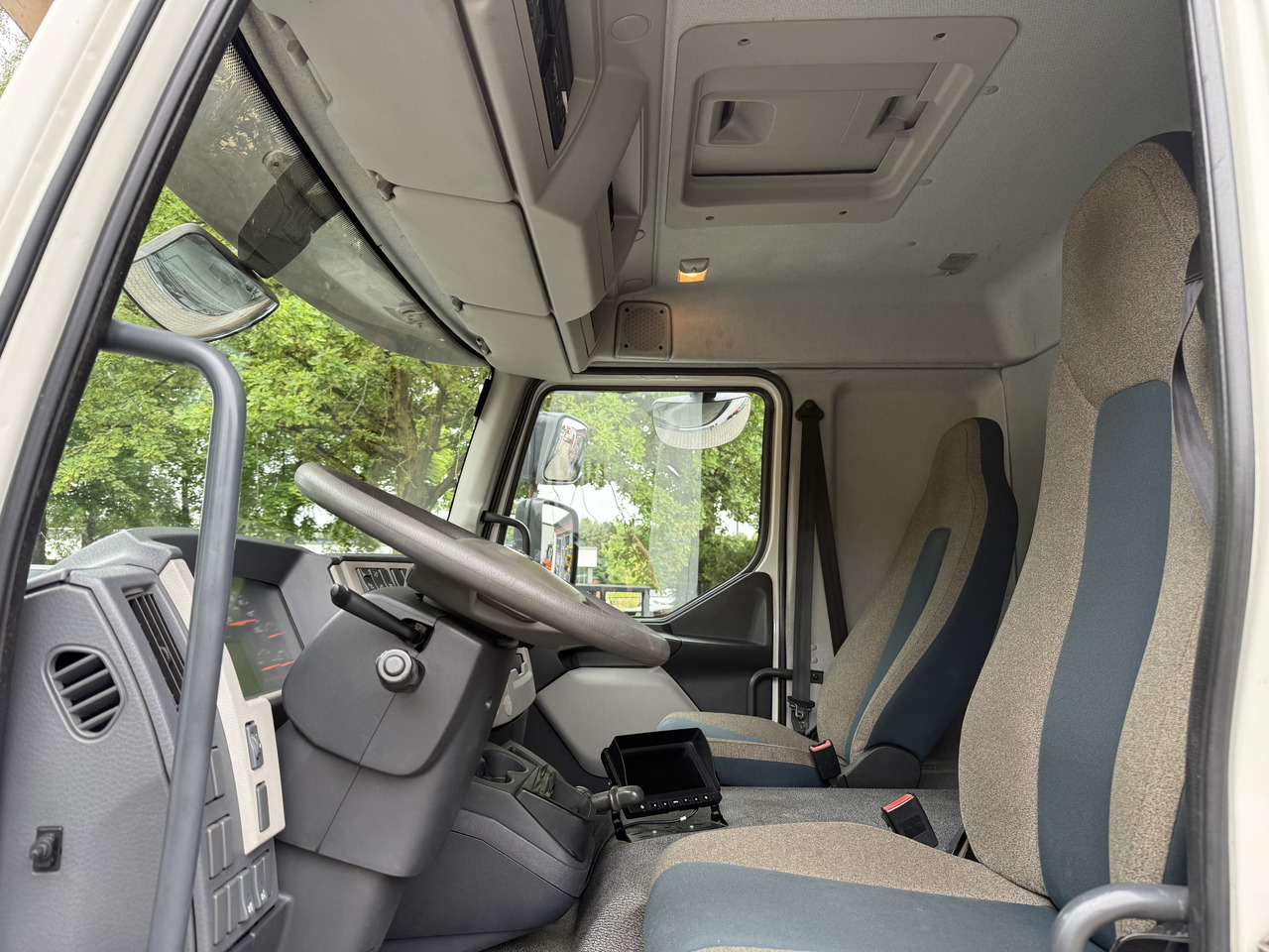 Volvo FL250.16 HMF 875 K3 - Dropside/ Flatbed truck, Crane truck: picture 4 Volvo FL250.16 HMF 875 K3 - Dropside/ Flatbed truck, Crane truck: picture 4