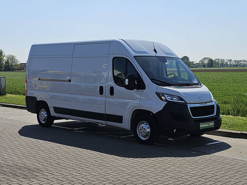 Peugeot Boxer 2.2 BHDI 140 L3H2 - Panel van: picture 5 Peugeot Boxer 2.2 BHDI 140 L3H2 - Panel van: picture 5