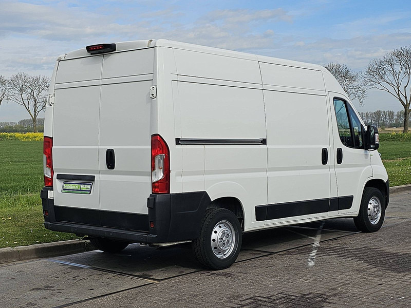 Peugeot Boxer 2.2 L2H2 140Pk Navi Eur6 - Panel van: picture 3 Peugeot Boxer 2.2 L2H2 140Pk Navi Eur6 - Panel van: picture 3