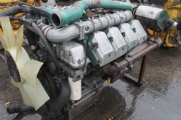 Engine for Industrial equipment Deutz TCD2015 V08: picture 15