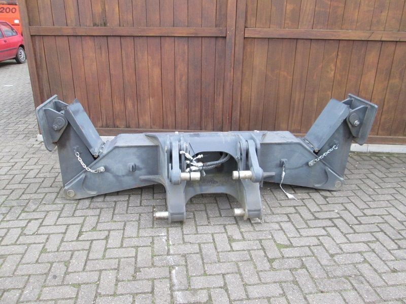 Doosan DX140W outriggers - Attachment for Wheel excavator: picture 2 Doosan DX140W outriggers - Attachment for Wheel excavator: picture 2