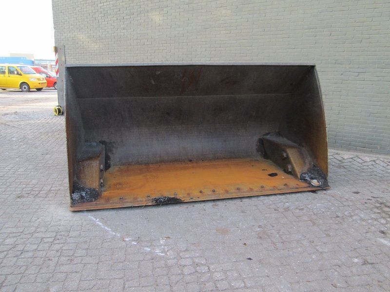 Verachtert hoogkiepbak 4.66m3 - Attachment for Construction machinery: picture 4 Verachtert hoogkiepbak 4.66m3 - Attachment for Construction machinery: picture 4