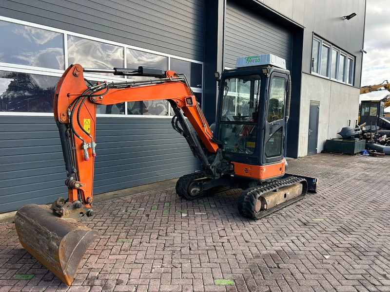 Hitachi ZX38U-5A CLR - Mini excavator: picture 1 Hitachi ZX38U-5A CLR - Mini excavator: picture 1