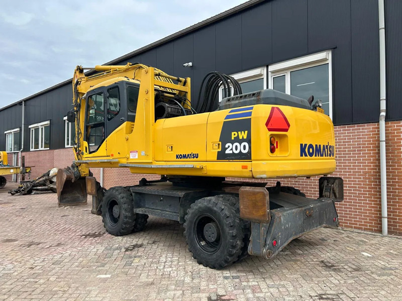 Komatsu PW200 - Wheel excavator: picture 2 Komatsu PW200 - Wheel excavator: picture 2