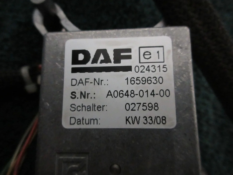 DAF 1659630 KOLOM SCHAKELAAR DAF CF 75 EURO 5 - Electrical system for Truck: picture 3 DAF 1659630 KOLOM SCHAKELAAR DAF CF 75 EURO 5 - Electrical system for Truck: picture 3