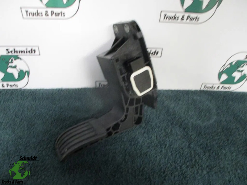 DAF 1860240 GASPEDAAL XF CF EURO 6 GEBRUIKT - Pedal for Truck: picture 1 DAF 1860240 GASPEDAAL XF CF EURO 6 GEBRUIKT - Pedal for Truck: picture 1