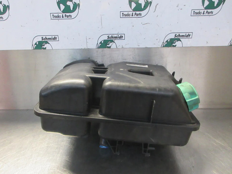 DAF 1960437 WATERTANK DAF CF XF 450 EURO 6 MODEL 2020 - Expansion tank for Truck: picture 4 DAF 1960437 WATERTANK DAF CF XF 450 EURO 6 MODEL 2020 - Expansion tank for Truck: picture 4