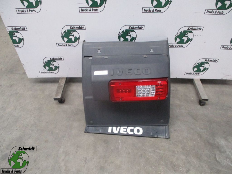Iveco 5802240296 //41299389/ 41299388 RECHTS LAMP EN SPATBORSMET LED S WAY MODEL 2021 - Tail light for Truck: picture 1 Iveco 5802240296 //41299389/ 41299388 RECHTS LAMP EN SPATBORSMET LED S WAY MODEL 2021 - Tail light for Truck: picture 1