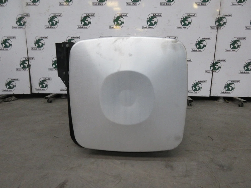 MAN 81.12201-5900 / 710 LITER DIESELTANL LICH BESCHADIG MAN TGX EURO 6 - Fuel tank for Truck: picture 4 MAN 81.12201-5900 / 710 LITER DIESELTANL LICH BESCHADIG MAN TGX EURO 6 - Fuel tank for Truck: picture 4