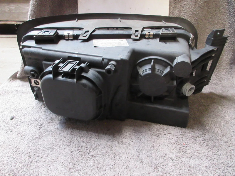 MAN 81.25101-6451 LINKS KOPLAMP MAN TGA TGL TGM EURO 3 - Headlight for Truck: picture 3 MAN 81.25101-6451 LINKS KOPLAMP MAN TGA TGL TGM EURO 3 - Headlight for Truck: picture 3