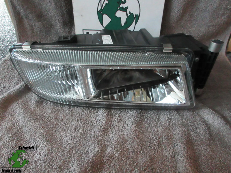 MAN 81.25101-6522 // 81.25101-6798 MAN MISTLAMP NIEUWE !!! RECHTS - Fog light for Truck: picture 1 MAN 81.25101-6522 // 81.25101-6798 MAN MISTLAMP NIEUWE !!! RECHTS - Fog light for Truck: picture 1