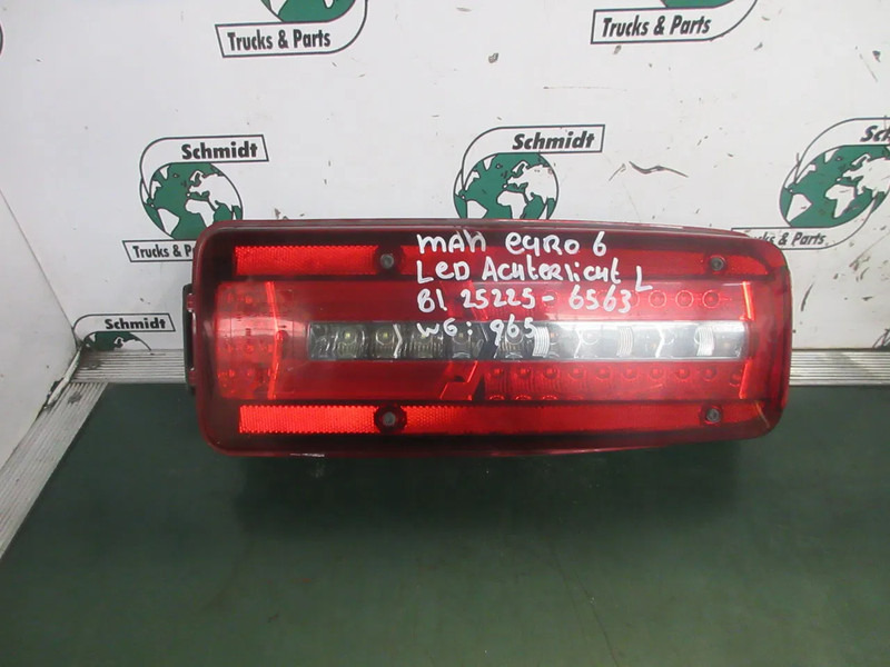 MAN 81.25225-6563 // 81.25225-6566 RECHTS EN LINKS LED LAMP MAN TGX TGS - Tail light for Truck: picture 2 MAN 81.25225-6563 // 81.25225-6566 RECHTS EN LINKS LED LAMP MAN TGX TGS - Tail light for Truck: picture 2