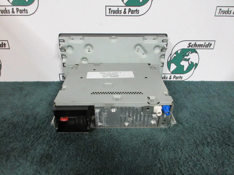 MAN 81.28100-6026 RADIO NAVIE MAN TGS EURO 6 MODEL 2016 - Electrical system for Truck: picture 2 MAN 81.28100-6026 RADIO NAVIE MAN TGS EURO 6 MODEL 2016 - Electrical system for Truck: picture 2