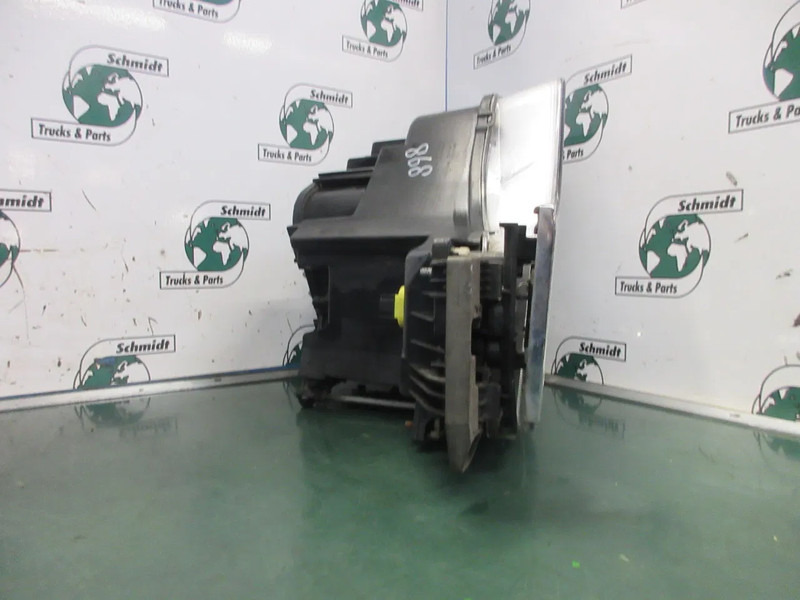 Mercedes-Benz A 960 820 02 39 KOPLAMP MERCEDES 1845 MP4 EURO 6 LINKS - Headlight for Truck: picture 2 Mercedes-Benz A 960 820 02 39 KOPLAMP MERCEDES 1845 MP4 EURO 6 LINKS - Headlight for Truck: picture 2