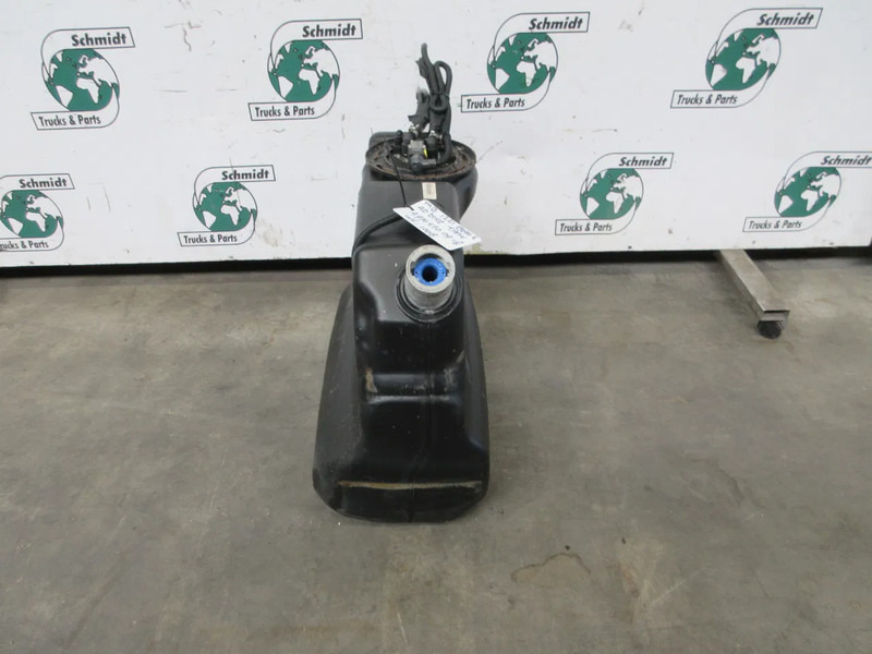 Mercedes-Benz A 970 470 09 15 AD BLUE TANK ATEGO 1221 EURO 6 - Fuel tank for Truck: picture 4 Mercedes-Benz A 970 470 09 15 AD BLUE TANK ATEGO 1221 EURO 6 - Fuel tank for Truck: picture 4