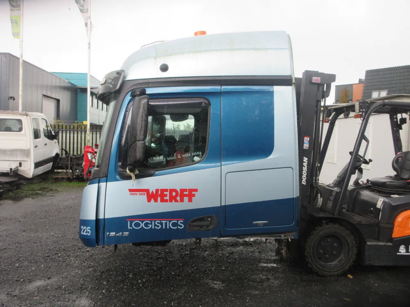 Mercedes-Benz MERCEDES BENZ 1845 MP4 CABINE VOOR DELEN DONOR MODEL 2016 - Cab and interior for Truck: picture 4 Mercedes-Benz MERCEDES BENZ 1845 MP4 CABINE VOOR DELEN DONOR MODEL 2016 - Cab and interior for Truck: picture 4