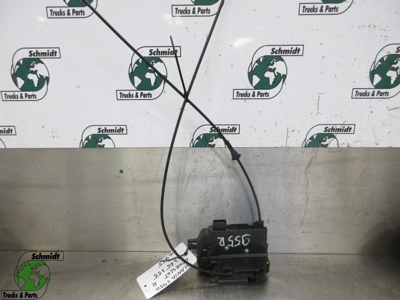 Scania 2265355 DEURSLOT MEGANIEK RECHTS SCANIA S 450 EURO 6 NGS - Cab and interior for Truck: picture 1 Scania 2265355 DEURSLOT MEGANIEK RECHTS SCANIA S 450 EURO 6 NGS - Cab and interior for Truck: picture 1