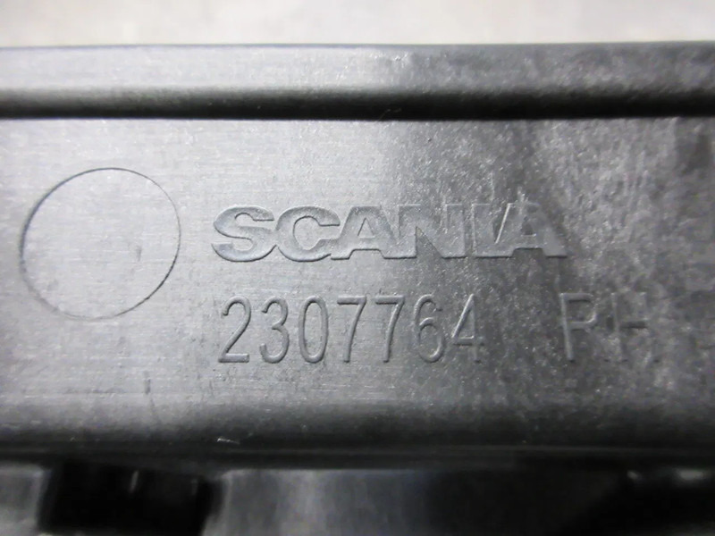 Scania 2307764 BINNEN DEURPLAAT SCANIA S 450 RECHTS NGS - Cab and interior for Truck: picture 5 Scania 2307764 BINNEN DEURPLAAT SCANIA S 450 RECHTS NGS - Cab and interior for Truck: picture 5