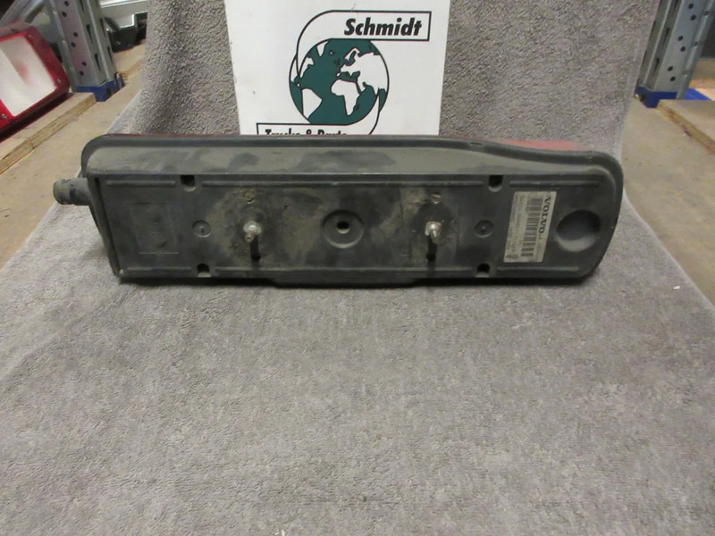 Volvo 21063887 ACHTERLAMP VOLVO FH LINKS EURO 5 - Tail light for Truck: picture 3 Volvo 21063887 ACHTERLAMP VOLVO FH LINKS EURO 5 - Tail light for Truck: picture 3